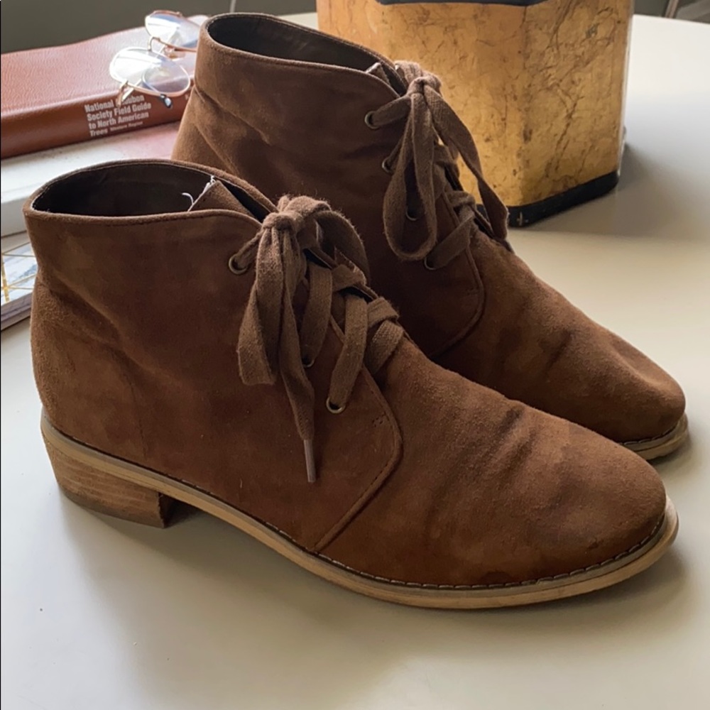 BDG Brown Suede Boho Heeled Ankle Booties EUC